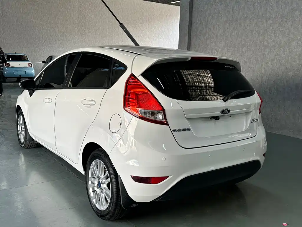 Ford Fiesta — миниатюра 5