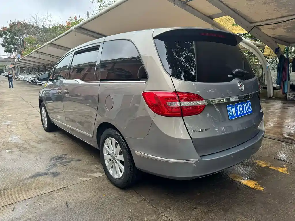 Buick GL8 — миниатюра 9