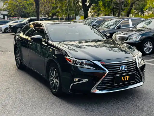 LEXUS ES 2016