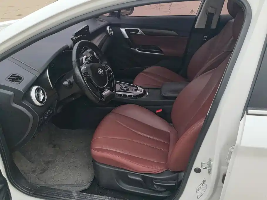 BAIC EU5 — миниатюра 9