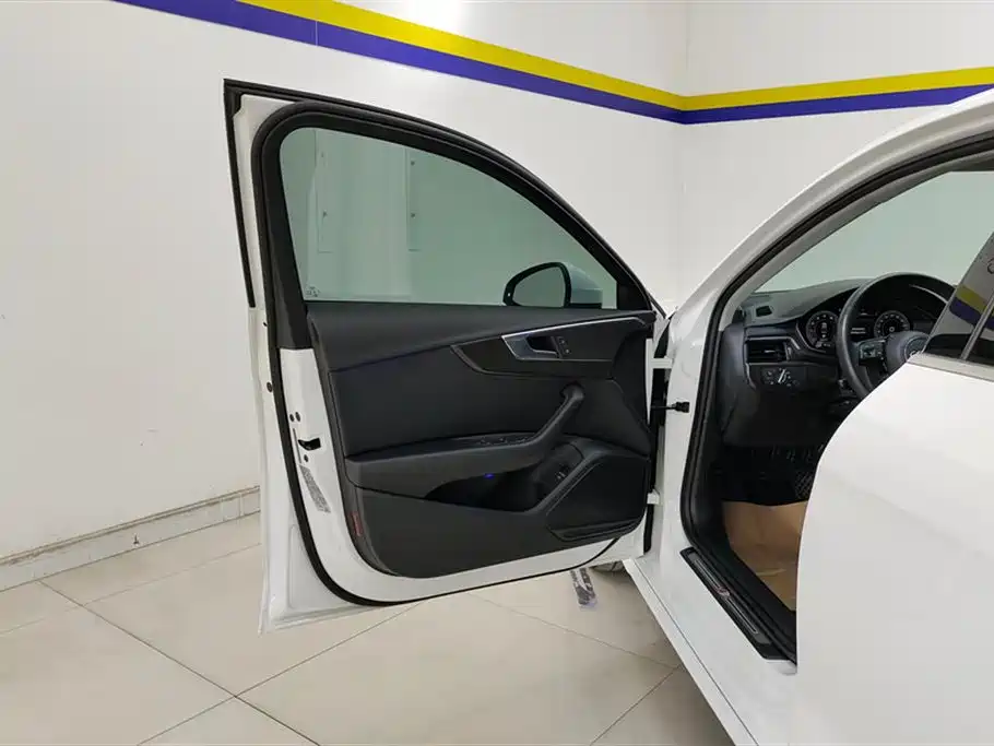 Audi A4L 2022 40 TFSI Fashion