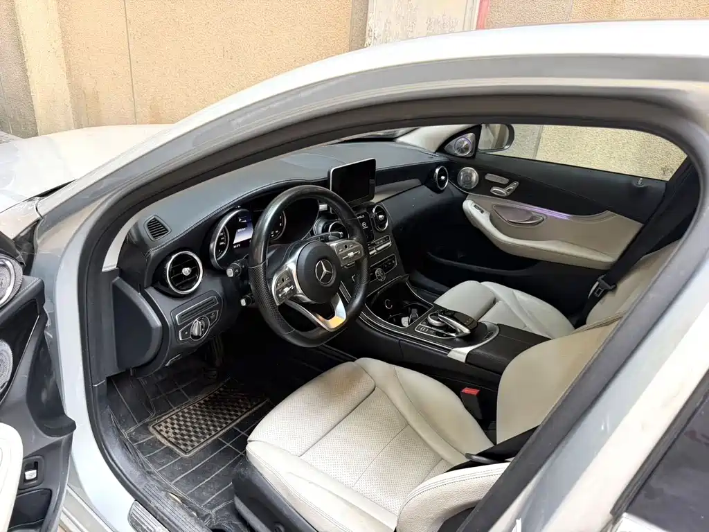 Mercedes-Benz C-Class — миниатюра 7