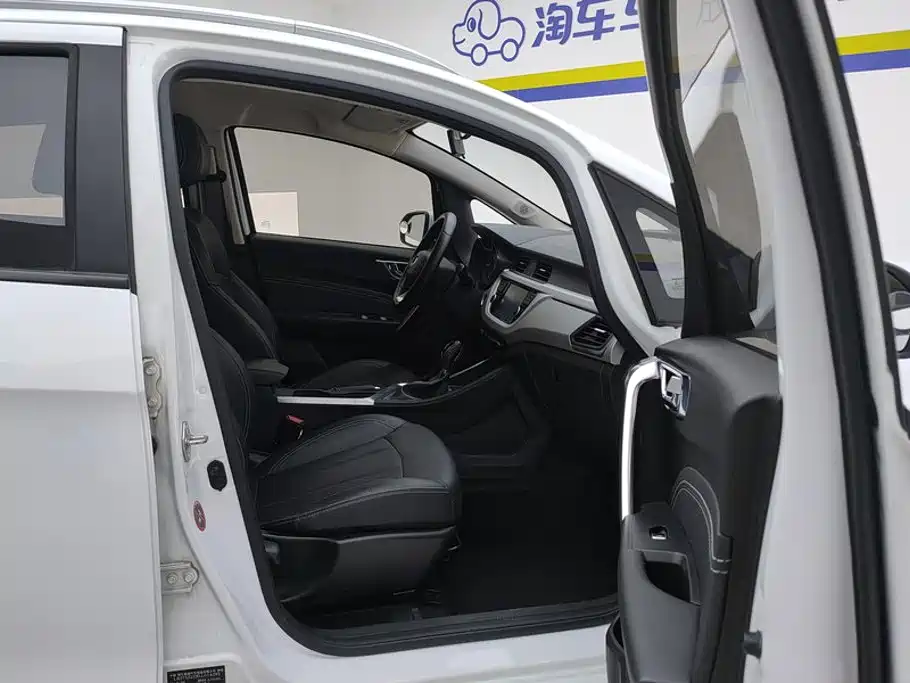 Geely Vision X3 — миниатюра 8