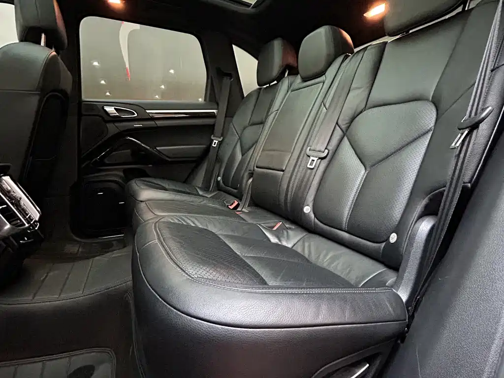 Porsche Cayenne — миниатюра 15