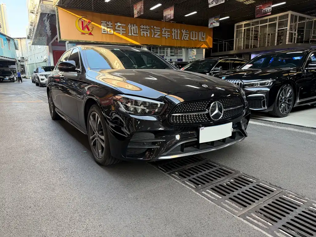Mercedes-Benz E-Class — миниатюра 3