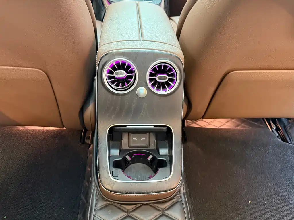 Mercedes-Benz E-Class — миниатюра 12