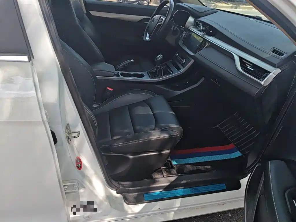 Geely Emgrand — миниатюра 19