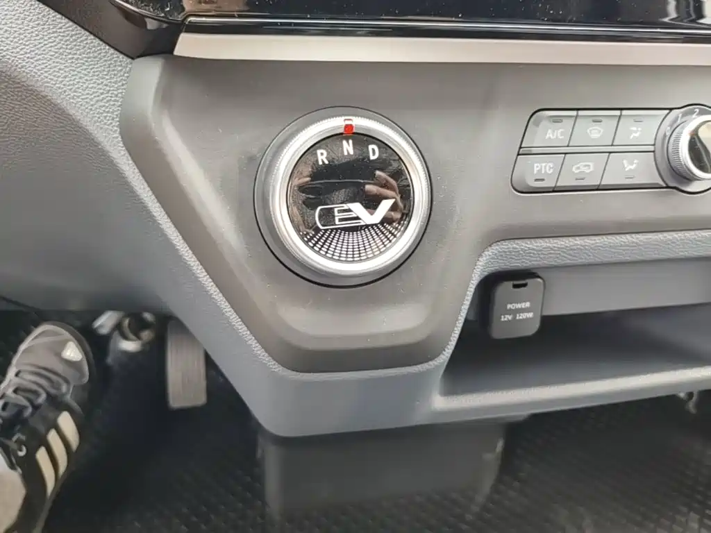 MAXUS EV30 — миниатюра 10