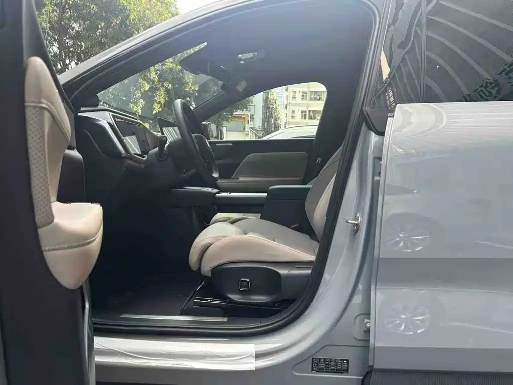 Volvo XC70 PHEV — миниатюра 2