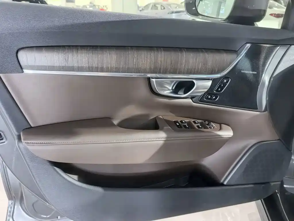 Volvo V90 — миниатюра 10