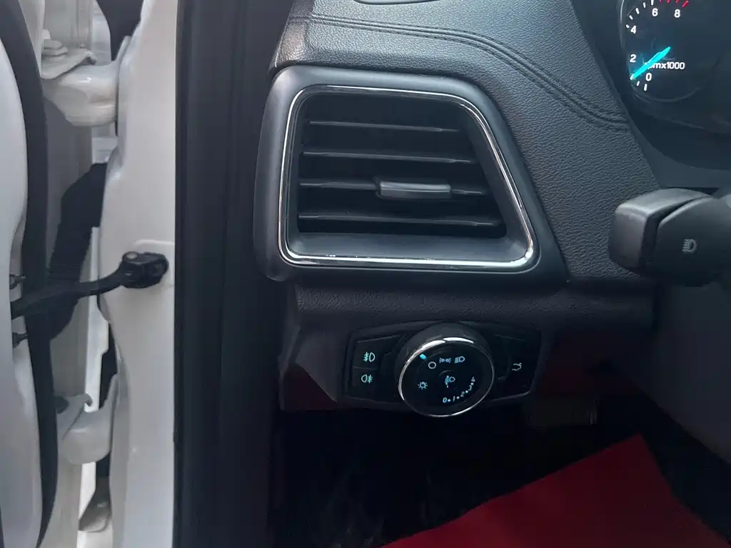 Ford Escort — миниатюра 17