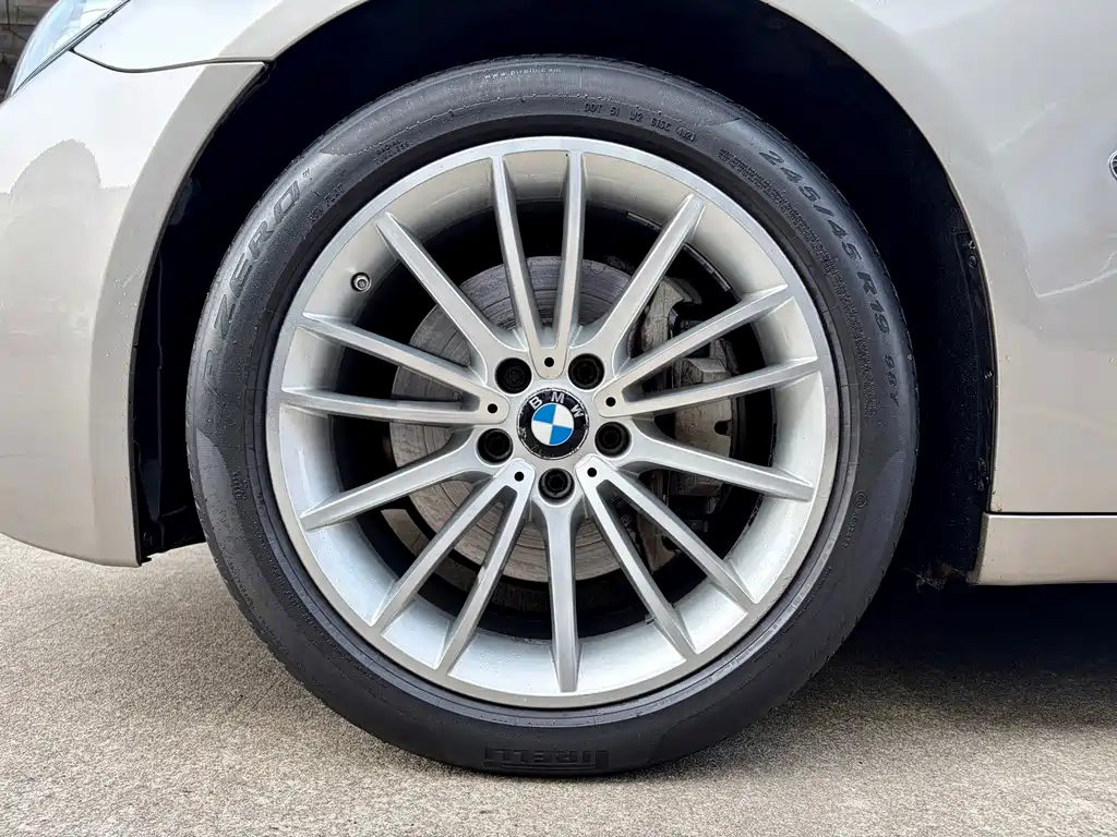 BMW 7 Series — миниатюра 14