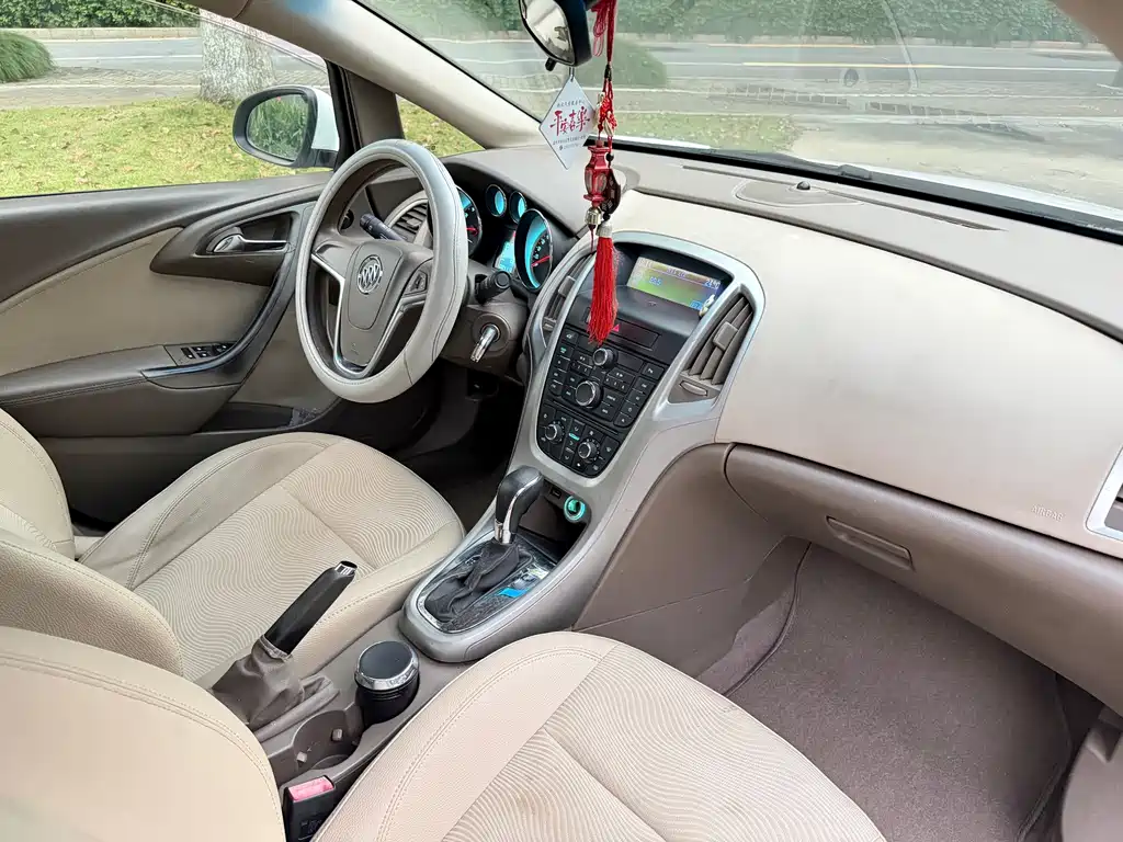 Buick Excelle — миниатюра 29