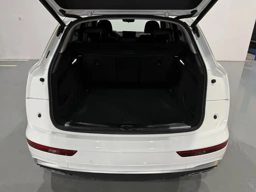 Audi Q5L id 4680516 из Китая 7
