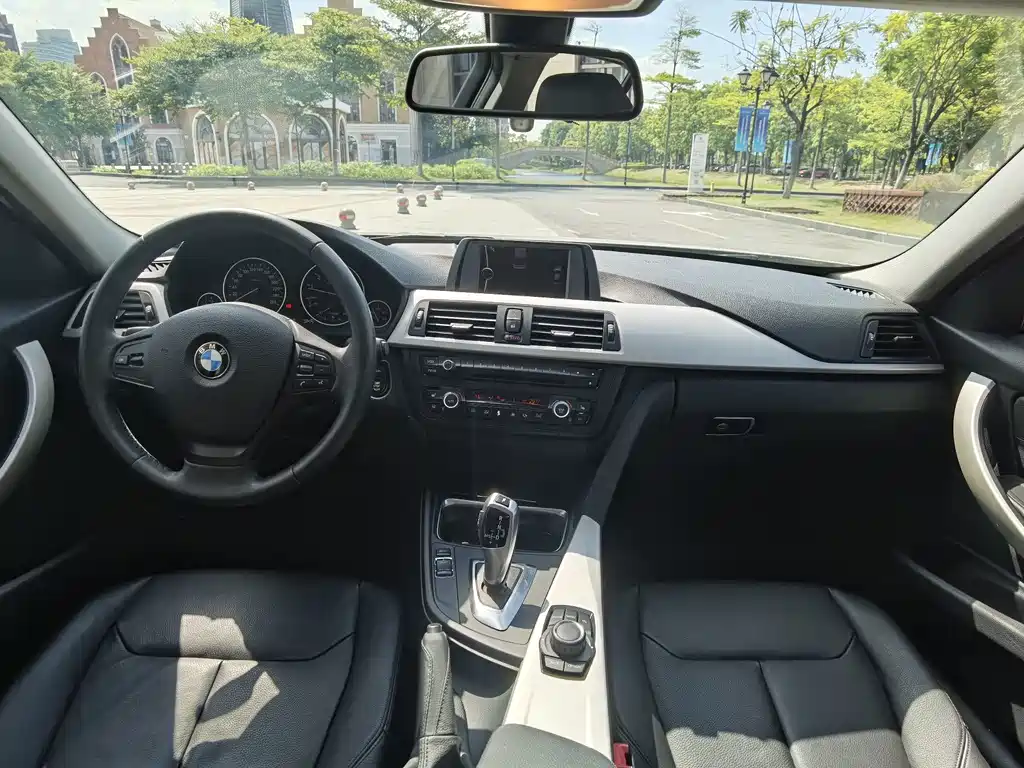 BMW 3 Series — миниатюра 9