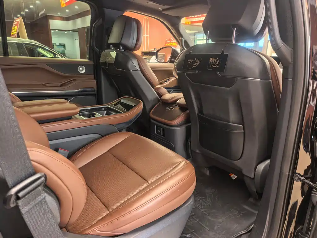 Lincoln Navigator — миниатюра 19