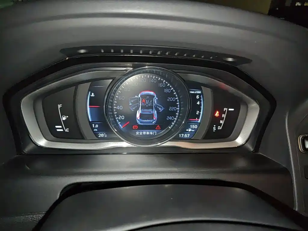 Volvo XC60 — миниатюра 7