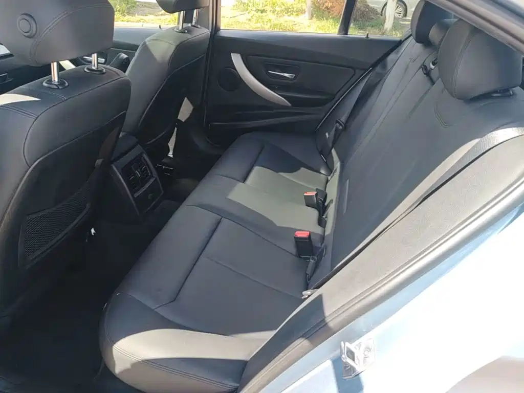 BMW 3 Series — миниатюра 17