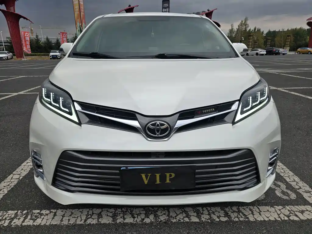 Toyota Sienna — миниатюра 5