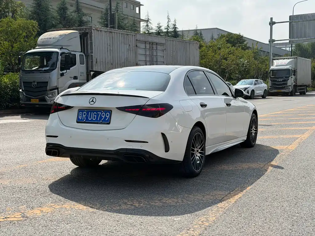 Mercedes-Benz C-Class — миниатюра 5
