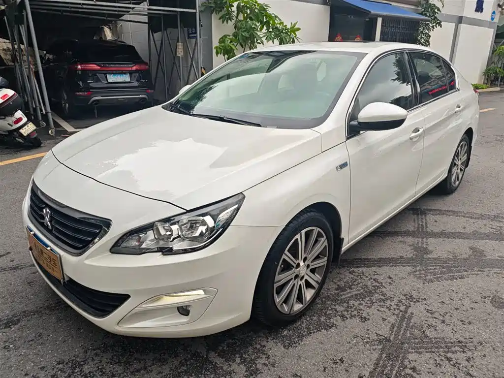Peugeot 408 2016