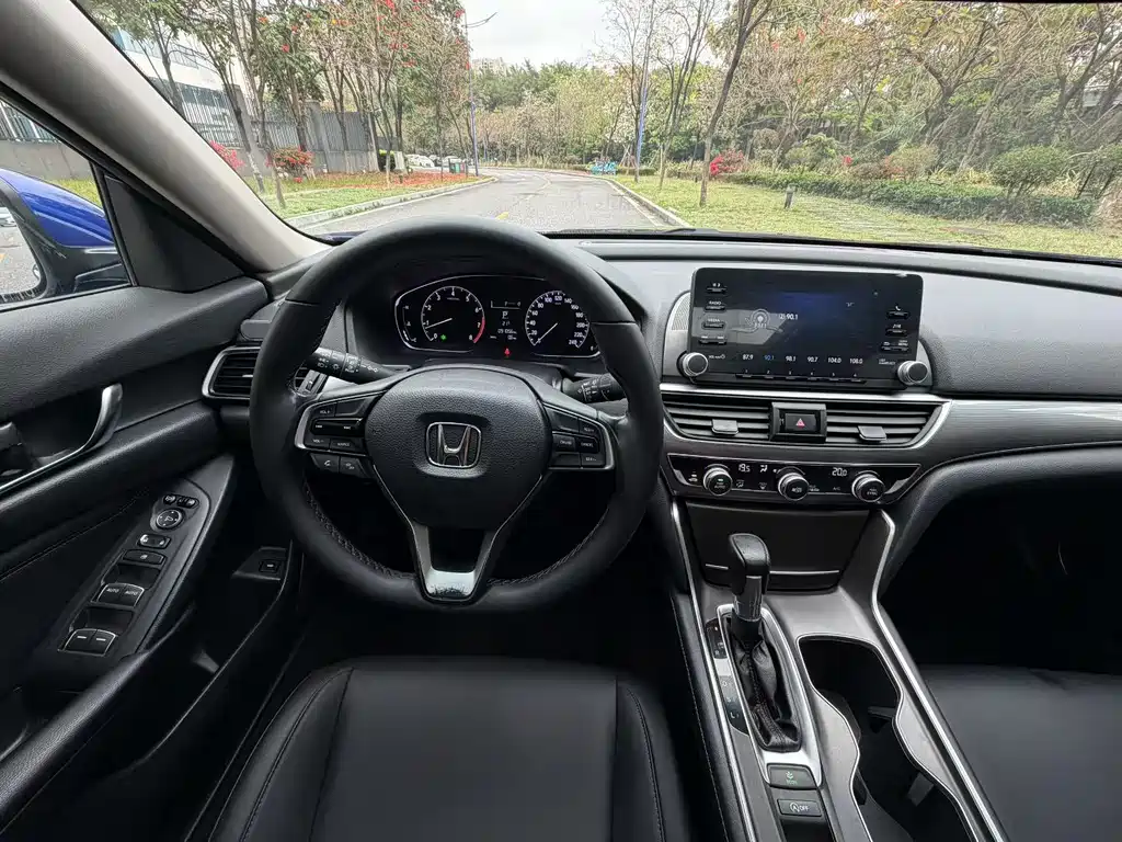 Honda Accord — миниатюра 8