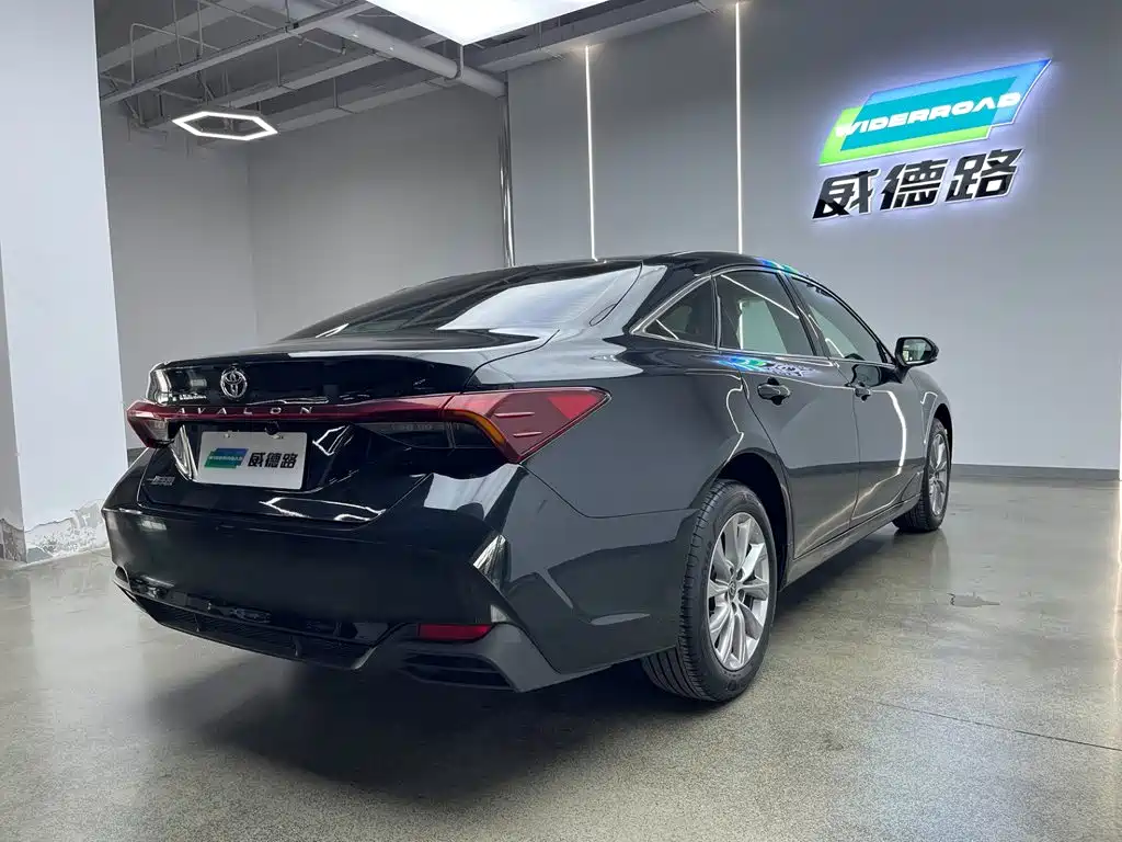 Toyota Avalon — миниатюра 8