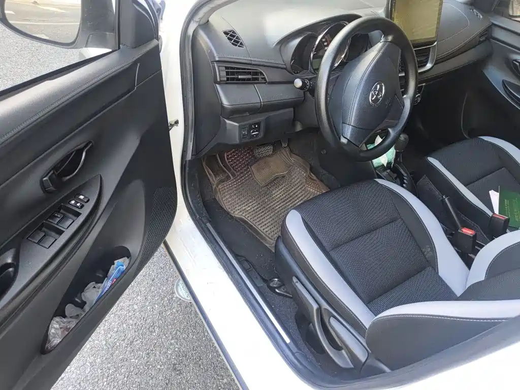 Toyota Yaris L — миниатюра 12