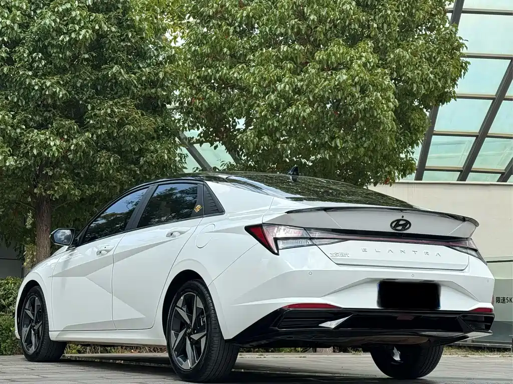 Hyundai Elantra — миниатюра 21