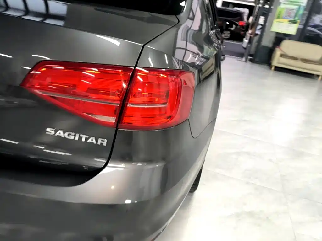 Volkswagen Sagitar — миниатюра 8