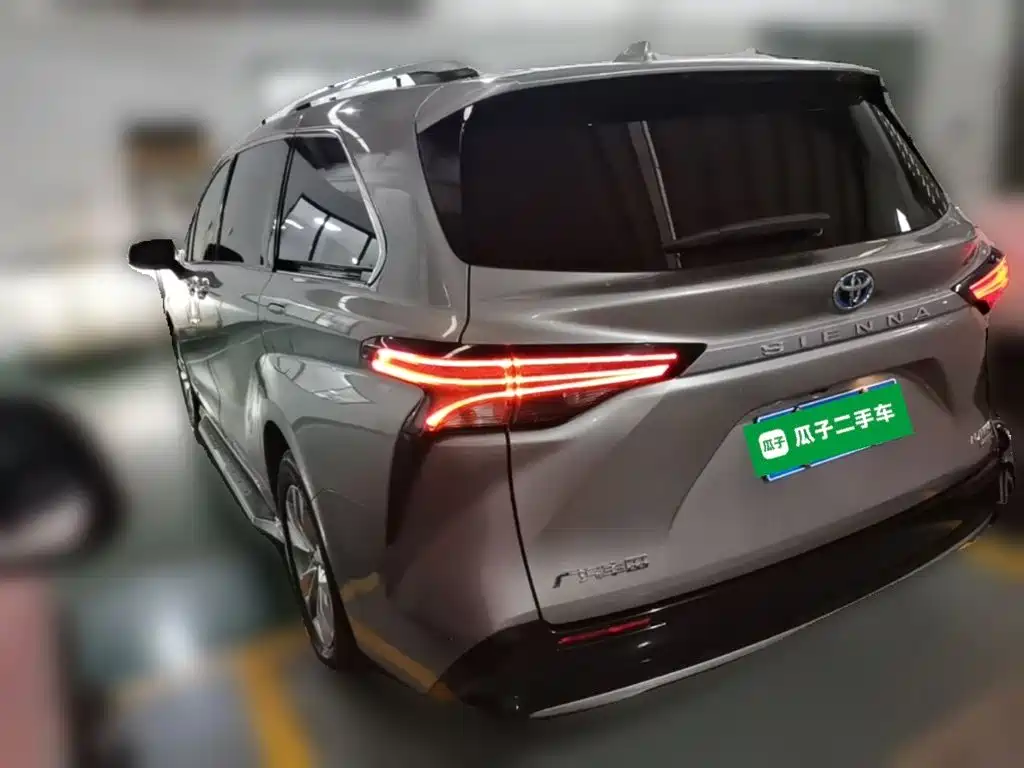 Toyota Sienna 2021 2.5L