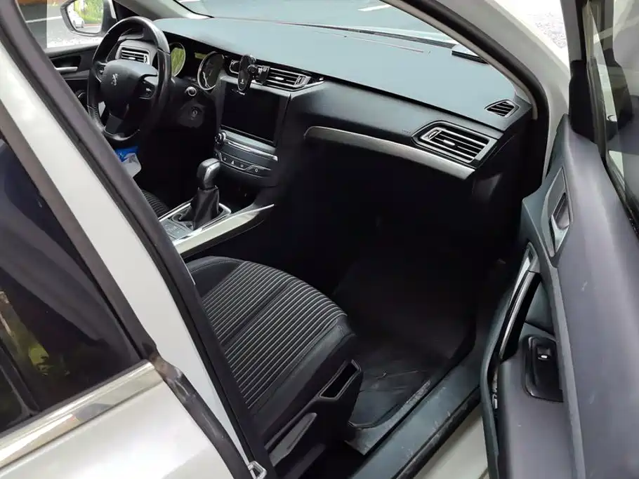 Peugeot 408 — миниатюра 8