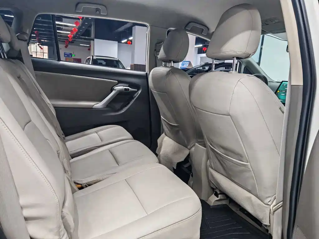 Toyota Verso — миниатюра 10
