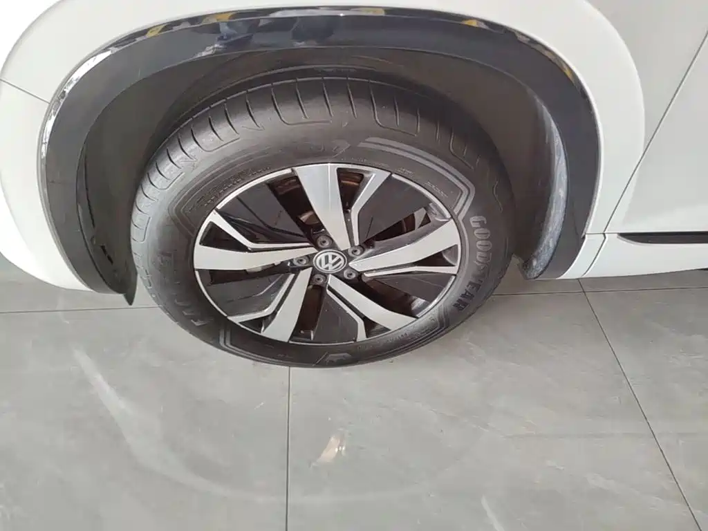 Volkswagen 探岳 GTE — миниатюра 23