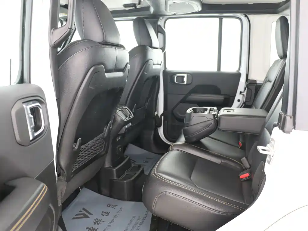 Jeep Wrangler — миниатюра 10