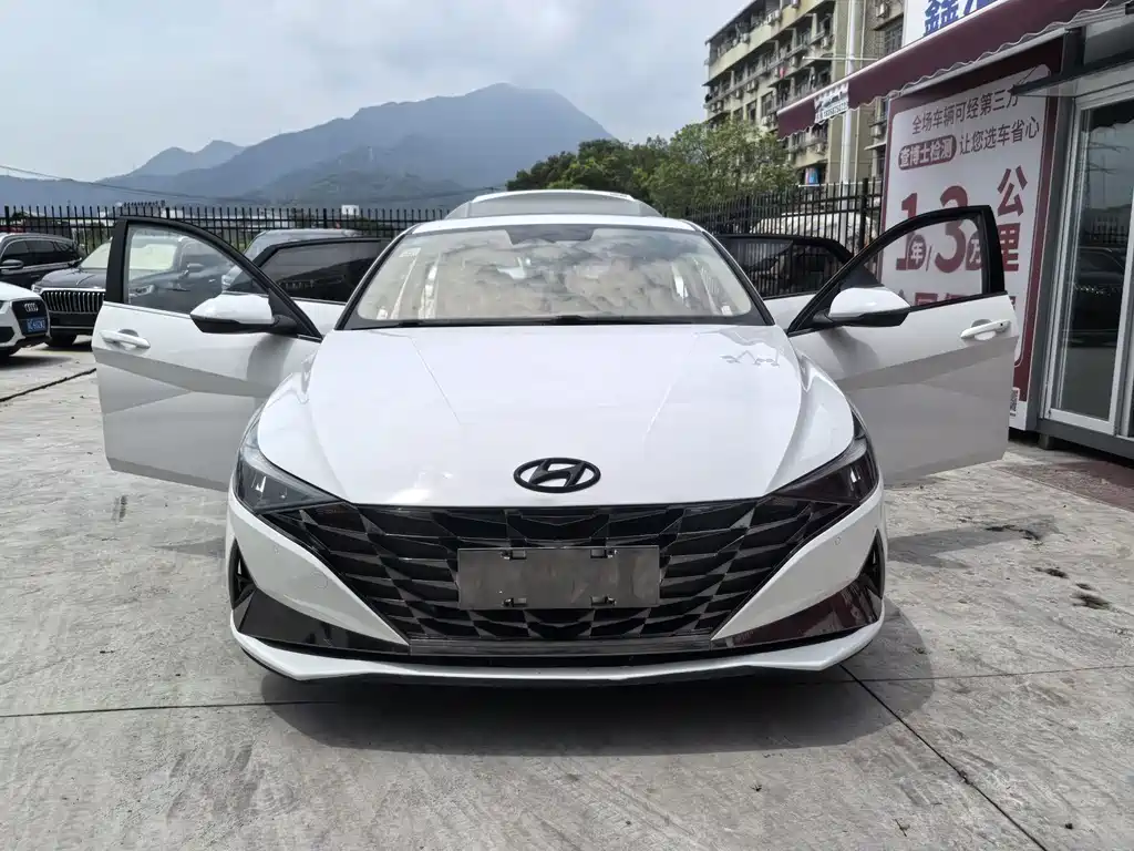Hyundai Elantra — миниатюра 6
