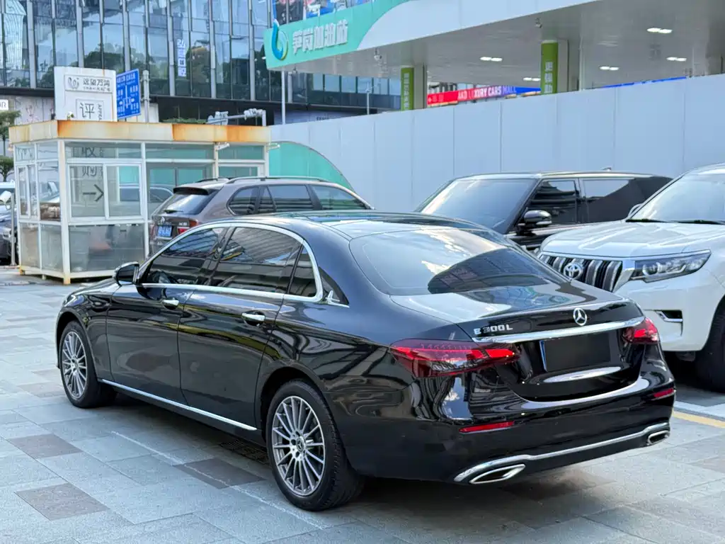 Mercedes-Benz E-Class 2023 — фото 20