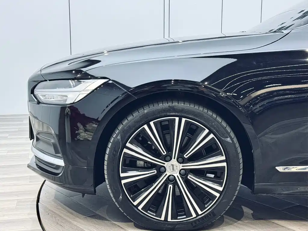 Volvo S90 2023 B5 Luxury