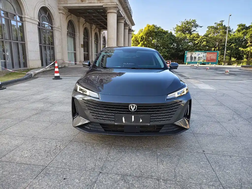 Changan Yida — миниатюра 2
