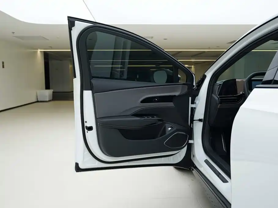 Hongqi Hongqi EH7 — миниатюра 15