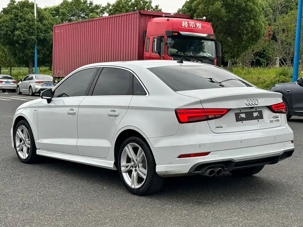 Audi A3 2019 Limousine 35 TFSI Fashion VI
