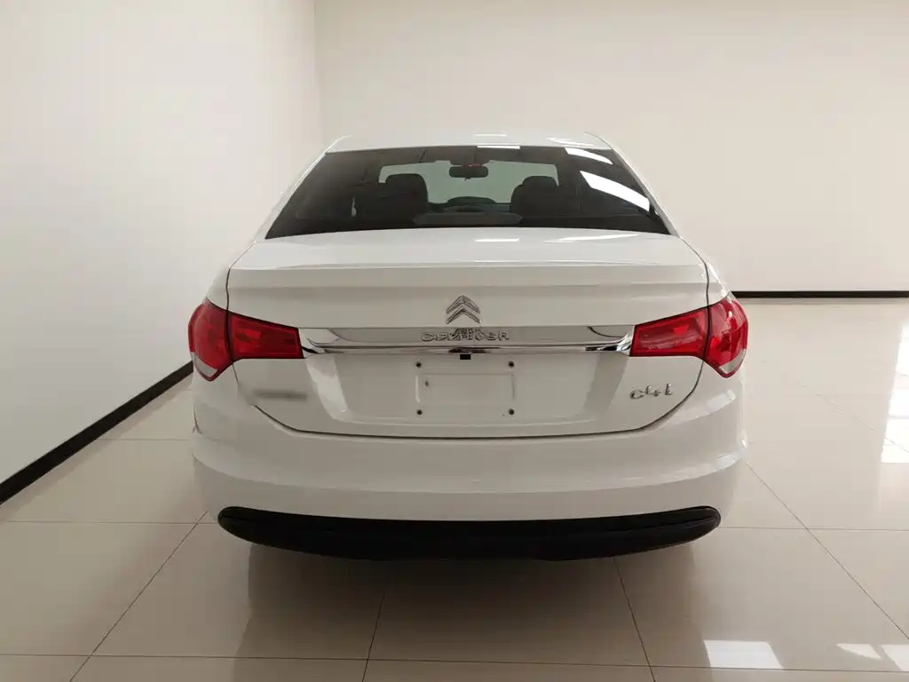 Citroen C4L 2015 1.8L AT Luxury