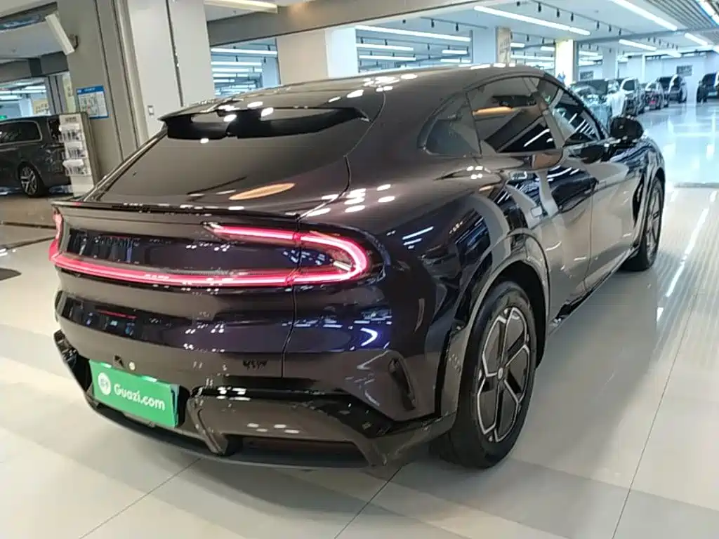 Xiaomi YU7 — миниатюра 7