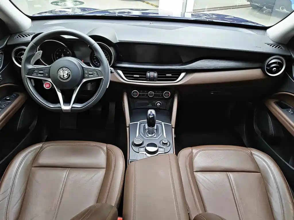 Alfa Romeo Stelvio — миниатюра 10
