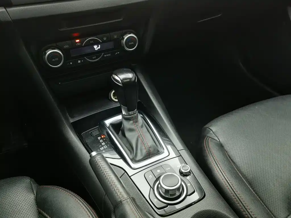 Mazda 3 Axela — миниатюра 13