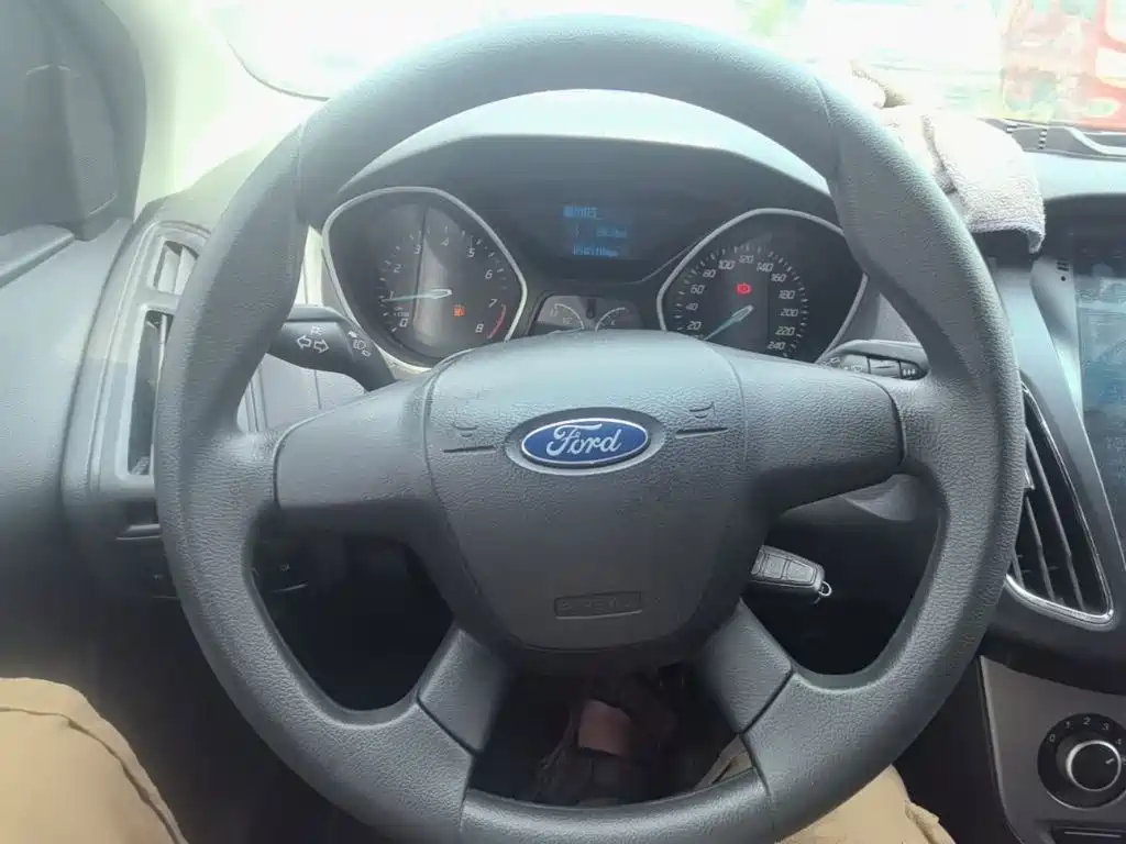 Ford Focus — миниатюра 11