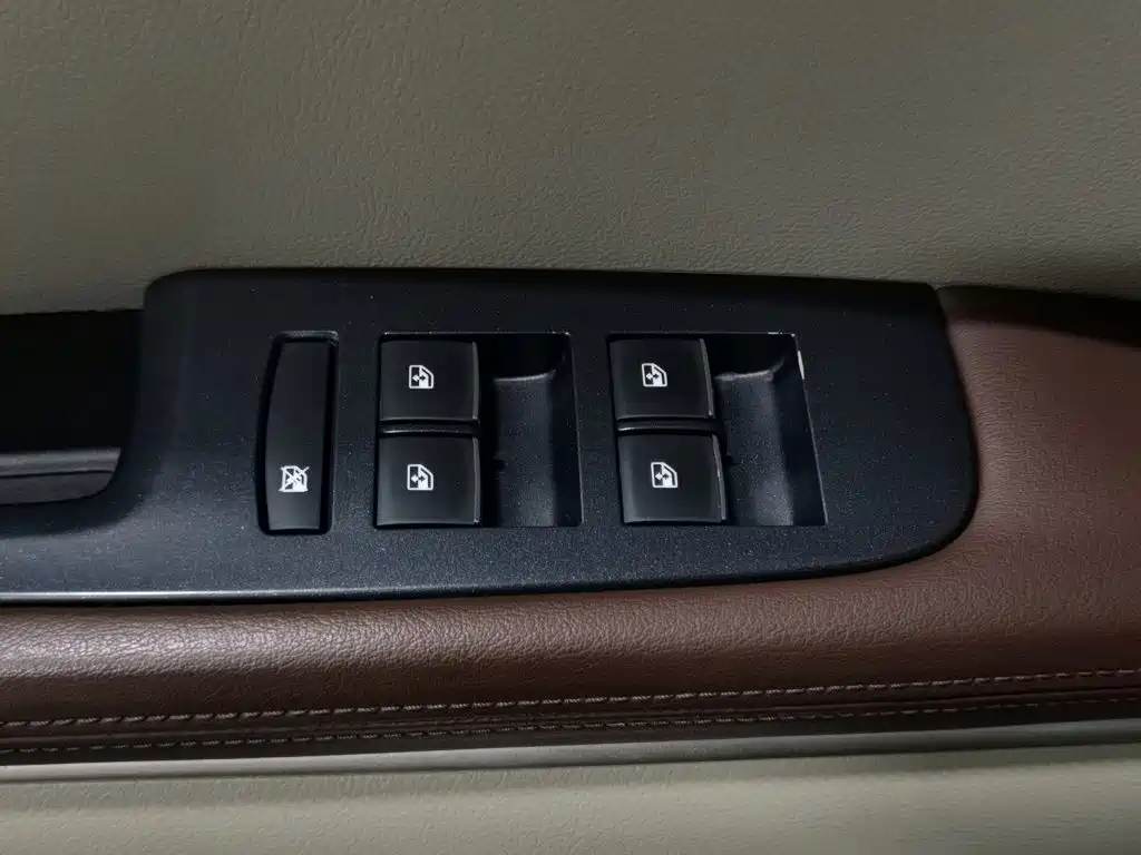 Buick GL8 — миниатюра 9