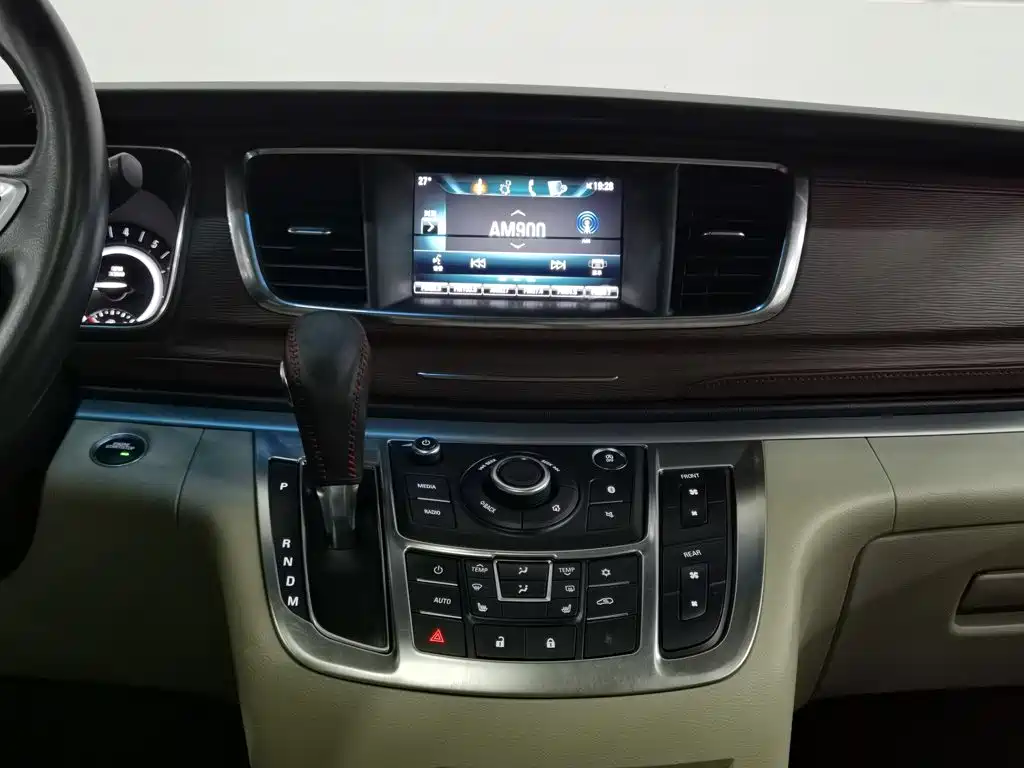 Buick GL8 — миниатюра 12