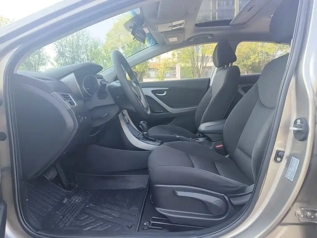 Hyundai Elantra Langdong — миниатюра 17