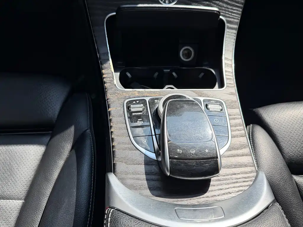 Mercedes-Benz C-Class — миниатюра 8